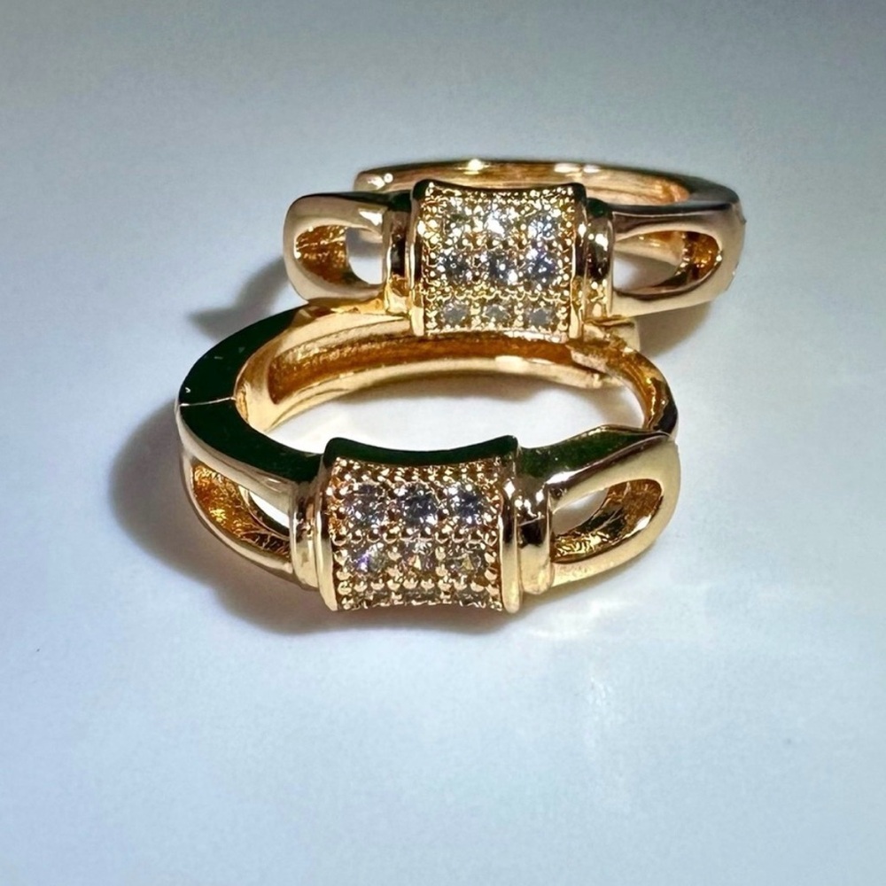 18K Gold CZ Huggie Hoop Earrings | Hypoallergenic Everyday Sparkle NWT